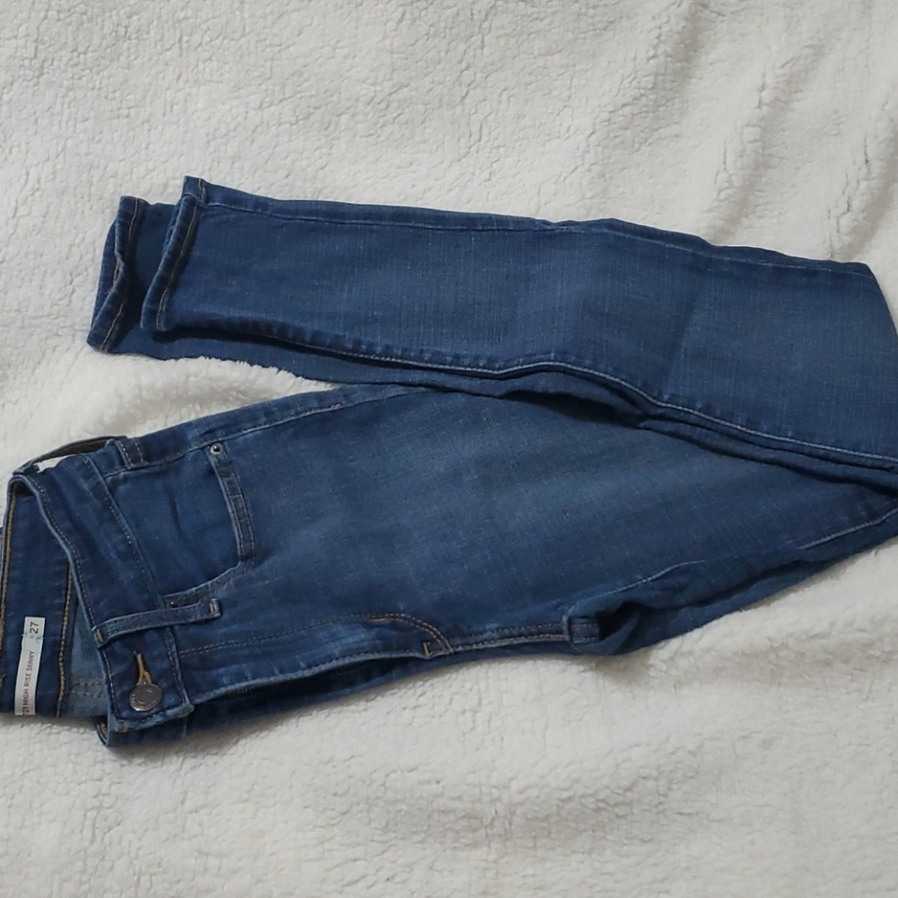 Levis - Picture 3 of 3